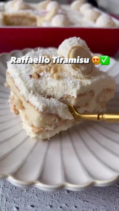 Coconut Tiramisu Recipe, Raffaello Recipe, Raffaello Cake Recipe, Hazelnut Dessert, Tiramisu Cake, Tiramisu Recipe, Sweets Cake, Ramadan Recipes, Grated Coconut