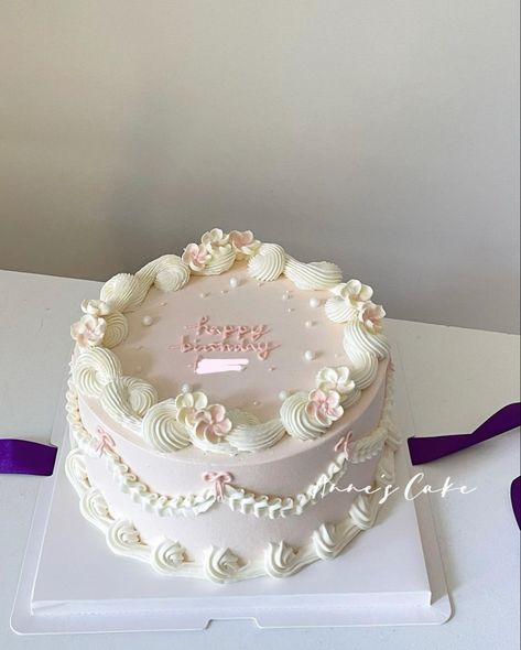 from annefreshing on instagram Pinterest Cake Ideas Aesthetic, Cake Designs 16 Birthday Girl, Beauty Cake Ideas, Cute Girly Cakes, Pastel Pink Cake Aesthetic, Grocery Store Birthday Cake, Coquette Cake Birthday, Cake Inspo Simple, Cute Simple Cake Designs