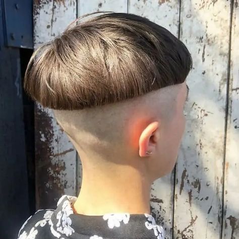 7 Classic Bowl Haircuts for Boys to Try Now – HairstyleCamp Cut Boy, Edgars Haircut, Bowl Haircuts, Half Shaved Hair, The Haircut, Bad Haircut, Shaved Nape, Shaved Sides, Bowl Cut