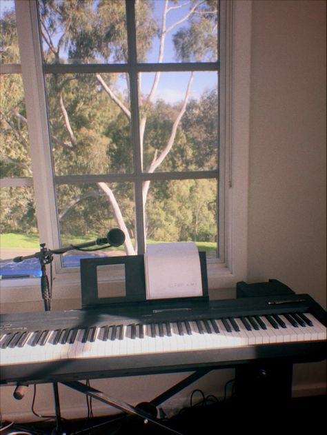 Keyboard In Room Aesthetic, Keyboard In Bedroom Aesthetic, Keyboard Piano In Bedroom, Keyboard In Bedroom, Keyboard Piano Aesthetic, Writing Songs, Keyboard Piano, Digital Piano, Desk Space