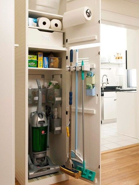 Organized cleaning closet Organiser Cucina, Utility Closet, تصميم للمنزل العصري, Cleaning Closet, Laundry Room Storage, Laundry Mud Room, Hus Inspiration, Laundry Room Design, Utility Rooms