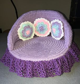 Ravelry: nanapatlee's Kitty Couches - Purple Bed Cat Sweater Pattern, Cat Bed Pattern, Crochet Cat Bed, Diy Dog Bed, Crochet Cat Pattern, Exotic Animals, Dog Pet Beds, Ideas Crochet, Crochet Dog