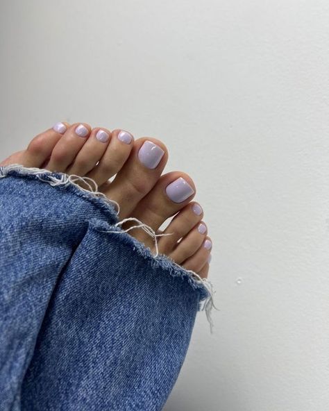 30 Latest Winter Pedicure Color Ideas To Try In 2023! 28 Winter Pedicure, Purple Pedicure, Blue Pedicure, Toenail Art, Feet Nail Design, Gel Pedicure, Pedicure Colors, Gel Toe Nails, Toe Nail Color