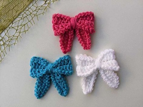 Crochet Bow Applique, Crochet Small Bows Free Pattern, Crochet Bows Free Pattern Easy, Crochet Embellishments Free Pattern, Small Crochet Bows Free Pattern, Crochet Bow Free Pattern, Crochet Hair Bows Free Pattern, Crochet Bow Pattern Free, Crochet Bows Free Pattern