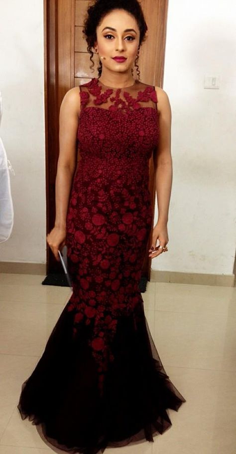 Pearly Maneey wearing wine red hand embroided mermaid gown.costume by pranaah Mermaid Gown Hairstyles, Pearly Maaney, Pearle Maaney, Heritage Couture, Rose Blood, Simple Frock, Gown Costume, Hairstyles For Gowns, Frocks And Gowns