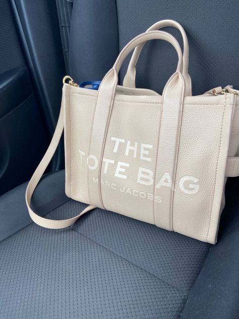 Mark Jacobs Tote Bag, Mark Jacobs Bag, Lifestyle Affirmations, The Tote Bag Marc Jacobs, Women Bags Fashion Handbags, Marc Jacobs Tote Bag, Edgars Haircut, Beige Tote Bag, Beige Tote