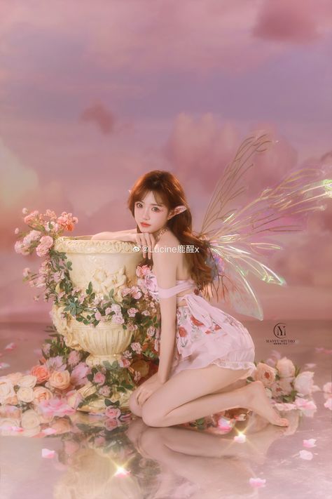 Fairy Photoshoot Ideas Indoor, Chinese Photoshoot Ideas, Fairy References, Floral Photoshoot Ideas, Indoor Photoshoot Ideas Creative, Fairy Photoshoot Ideas, Fairy Poses, Gown Poses, Princess Photoshoot