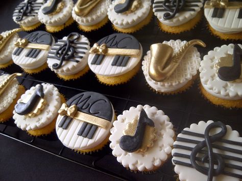 Jazz Cupcakes~! Michel Camilo Musician Cupcakes ~! Personalized Cupcakes ~! Musical Cupcakes Ideas, Jazz Themed Cake, Music Cupcakes Ideas, Music Themed Cupcakes, Musical Cupcakes, Music Note Cupcakes, Jazz Theme, Music Cupcakes, Bolo Musical