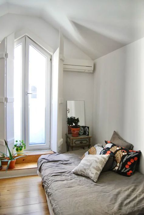 A Small Lisbon Apartment’s Style Is Scandinavian Simplicity | Apartment Therapy Ikea Sheets, Lisbon Apartment, Ikea Living Room, Ikea Bookshelves, Kitchen Table Chairs, Rental Apartment, Ikea Chair, Finnish Design, Two Bedroom