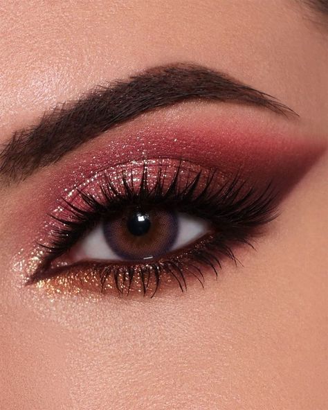 Eye Makeup Red, Make Up Yeux, Beautiful Eyeliner, Maroon Makeup, Maroon Eye Makeup, Quinceanera Makeup, Evening Eye Makeup, Flot Makeup, Make Up Inspiration