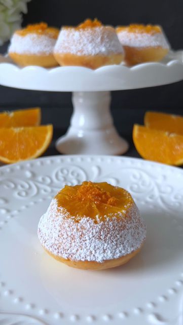 Orange Date Muffins, Upside Down Muffins, Orange Recipes Dessert, Orange Muffin Recipe, Holiday Flavors, Orange Dessert, Muffin Cup, Orange Muffins, Mini Torte