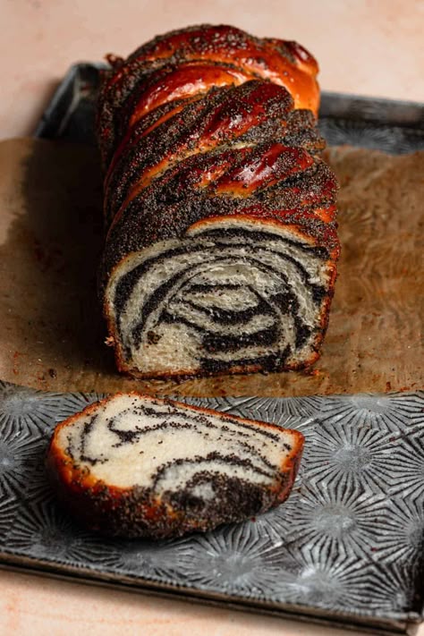 Poppy seed Babka Recipe - One Sarcastic Baker Cinnamon Pecan Bread Recipe, Poppy Seed Babka Recipe, Russian Christmas Food, Babka Cinnamon, Sweet Yeast Dough, Pecan Bread Recipe, Chocolate Rugelach, Babka Bread, Poppy Seed Filling