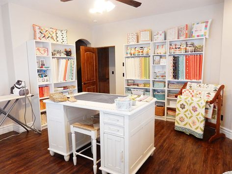 Quilt Sewing Room, A Quilting Life, Sewing Room Inspiration, Sewing Room Design, Built In Cabinet, Sewing Room Organization, Laundry Room Cabinets, Quilting Room, Quilting Studio