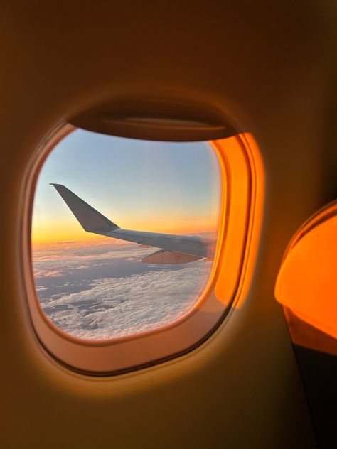 Horizon Painting, Airplane Window, Sunset View, The Horizon, The Clouds, The Sky, The Magic, Flight, Instagram Photos