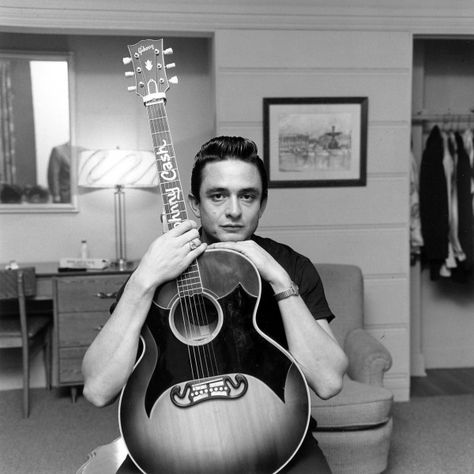 Johnny Cash backstage and his awesome custom Gibson with his name inlayed in the fingerboard | source - theselvedgeyard.wordpress.com Johnny Cash June Carter, June Carter, Tab Hunter, June Carter Cash, Johnny And June, Man In Black, Men In Black, Rock N’roll, Joaquin Phoenix