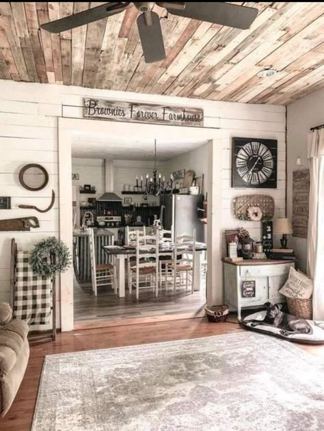 Old Farmhouse Remodel Interior, Farmhouse Den Family Rooms, Small Farmhouse Remodel, Rustic Farmhouse Remodel, Old Mobile Home Remodel, Old Farmhouse Remodel, Old Farmhouse Interior, Primitive Decorations, Remodel House