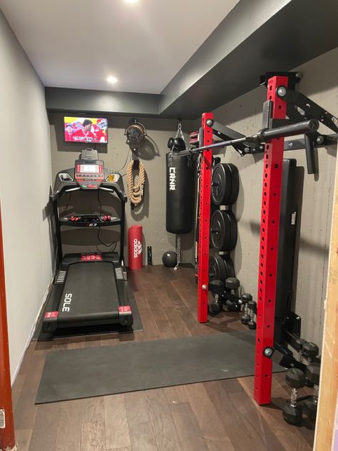 Mini Gym At Home, Ruang Gym, Mini Gym At Home Ideas, Gym Shed, Small Home Gyms, Home Gym Ideas Small, Mini Home Gym, Home Gym Basement, Backyard Gym