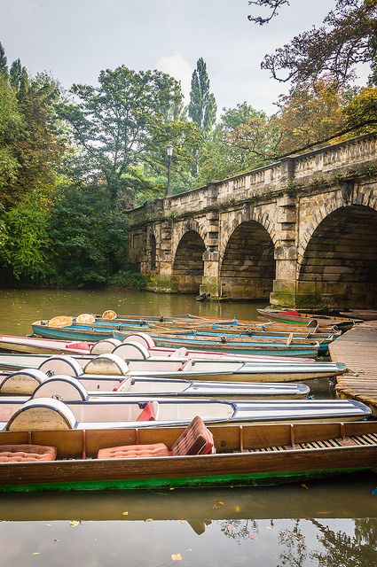 Oxford Punts Oxford England, England Uk, England Travel, Holiday Inspiration, Travel And Leisure, Beautiful Photography, Beautiful Destinations, Great Britain, Wonders Of The World