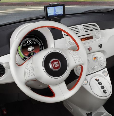 Fiat 500 Interior, Fiat 500 Gucci, Fiat 500 Vintage, Fiat 500e, Fiat 500c, New Fiat, Car Ui, Old Gas Stations, Car Vintage