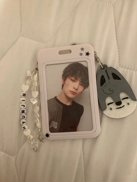 Photocard Keychain Holder, Kpop Photocard Keychain, Wolf Chan Aesthetic, Hyunjin Keychain, Kpop Keychain Aesthetic, Black And White Pc Wallpaper, Skz Keychain, Wolf Chan Wallpaper, Kpop Photocards Aesthetic