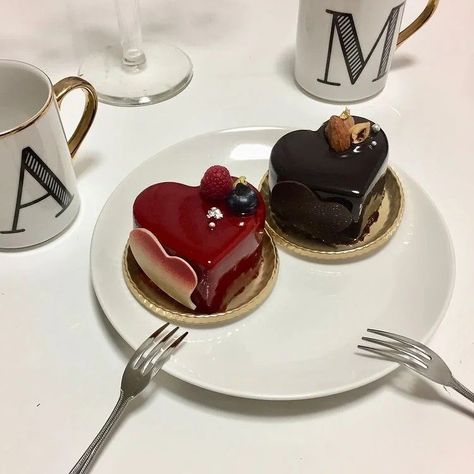 Fancy Desserts Aesthetic, Postres Aesthetic, Kue Macaroon, Fancy Desserts Recipes, Food World, Shopping Haul, Recipes Yummy, Pretty Dessert, Fancy Desserts