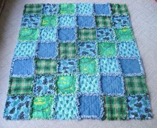 Rag Quilt Instructions, Flannel Rag Quilts, Rag Quilt Tutorial, Rag Quilt Patterns, Baby Rag Quilts, Trendy Sewing, Quilt Baby, Diy Spring, Patchwork Quilting