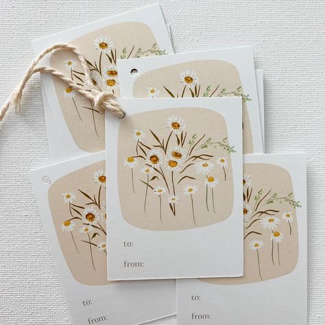 Daisies Floral Gift Tag Set Holiday New Year Gift Tag Pretty - Etsy France Gift Tags Diy Handmade, Tags Diy Handmade, Handmade Bookmarks Diy, Tags Diy, Christmas Gift Tag, Gift Tags Diy, Handmade Gift Tags, Pola Sulam, Idul Fitri