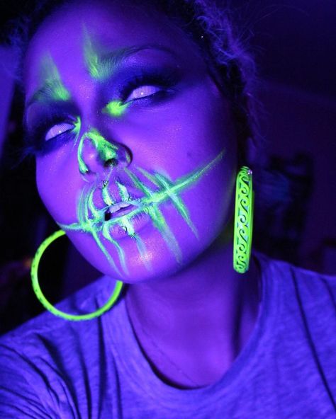 Shaina Eve | Artist on Instagram: “I’ll stop ill be on my Halloween glow till tomorrow lol . One more for my neon voodoo . Neon pigment from @medusas_makeup #shainaeve #nyc…” Uv Makeup, Holloween Makeup, Monster Makeup, Neon Makeup, Halloween Makeup Scary, Scary Makeup, Halloween 2024, Artist On Instagram, Scary Halloween