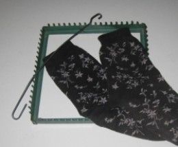 Use old socks or other clothing to make potholder loops. Diy Potholders, Socks Diy, Odd Socks, Pin Loom, Potholder Loom, Weaving Looms, Loom Craft, Bazaar Ideas, 2nd Chance