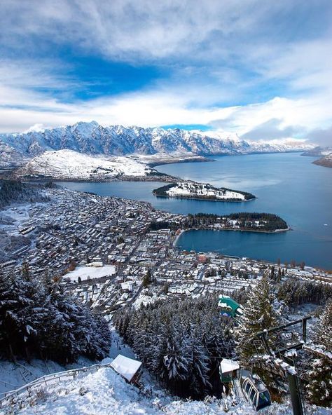 Queenstown-New-Zealand Snowy Scenery, New Zealand Winter, Snowy City, Things To Do In Winter, Travel New Zealand, Places Photography, Queenstown Nz, Travelling Ideas, New Zealand Adventure