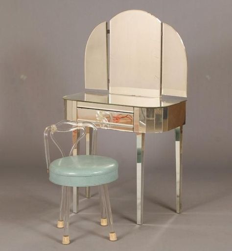 Lucite Chairs, Mirrored Vanity Table, Art Deco Vanity, Antique Vanity, Vanity Chair, Deco Furniture, Mirrored Furniture, Interior Deco, Vanity Table