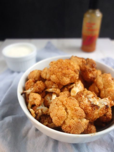 Peri Peri Cauliflower Bites + Garlic Dip Baked Pita Bread, Spicy Feta Dip, Spicy Feta, Greek Dip, Yoghurt Dip, Spicy Cauliflower, Homemade Chicken Nuggets, Pitta Bread, Garlic Dip