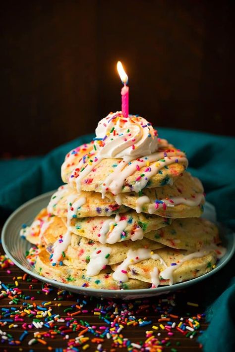 Pancake Birthday, Funfetti Pancakes, Best Birthday Cake Recipe, Birthday Pancakes, Pancake Cake, Easy Pumpkin Pie, Birthday Breakfast, Pumpkin Pancakes, Sprinkle Cookies