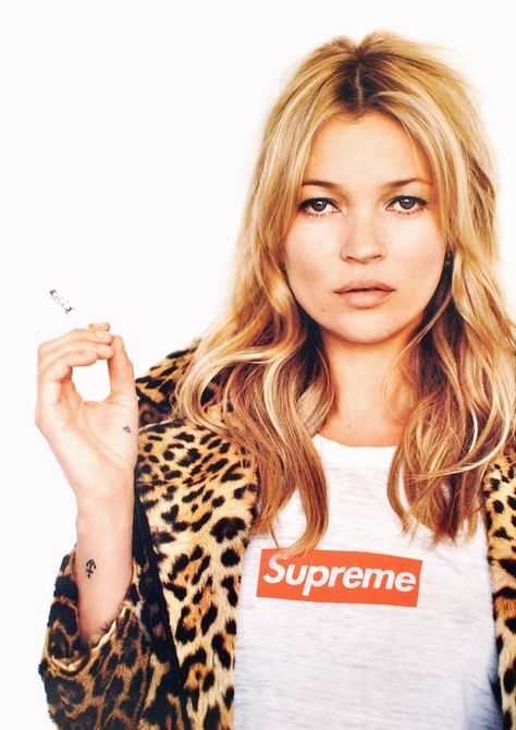 Kate Moss Poster, Cover Ups Tattoo, Cream Tattoo, Nyc Clothes, Moss Fashion, Kate Moss Style, Alasdair Mclellan, Tousled Hair, Terry Richardson