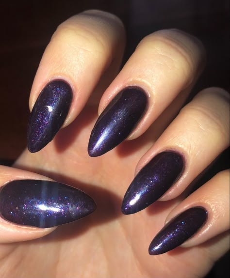 Gothic Glitter Nails, Raven Nails Designs Teen Titans, Purple Celestial Nails, Dark Purple Sparkly Nails, Dark Purple Glitter Nails, Dark Purple Nails With Glitter, Dark Purple And Black Nails, Glitter Nails Halloween, Purple Prom Nails