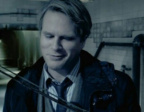 Cary Elwes portraying Dr Lawrence Gordon in Saw 3D Saw 3d Movie, Dr Lawrence Gordon, Saw 3 Movie, Dr Gordon Saw, Saw Franchise Memes, Cary Elwes Saw, Lawrence Saw, Lawrence Gordon, Saw Traps