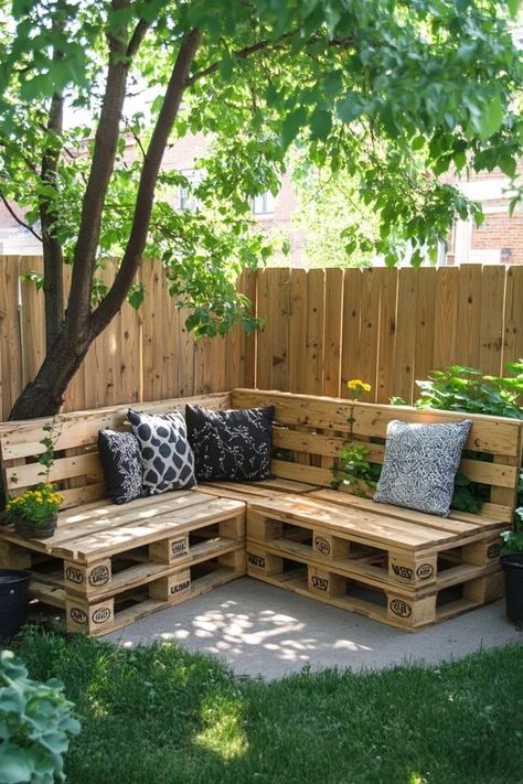 "Create your own outdoor oasis with a DIY Pallet Sofa! 🛠️🌿 Perfect for lounging in style and comfort. 🌟✨ #DIYFurniture #PalletDecor #OutdoorLiving" Pallet Lounge, Outdoor Pallet, Diy Pallet Sofa, Pallet Sofa, Pallet Decor, Pallet Outdoor, Diy Outdoor Decor, Decks Backyard, Diy Pallet