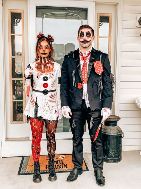 Evil Clown Couple Costume, Couple Halloween Costumes 2024 Scary, Couples Clown Halloween Costumes, Scary Male Halloween Costumes, Cute Scary Couples Costumes, Scary Outfits Halloween, Clown Couples Costumes, Purgecostume Halloween Couples, Killer Clowns Costume