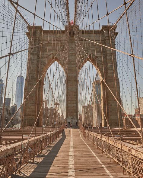 New York City Virtual Architecture Tours - The New York Times London Plane Tree, Woolworth Building, San Myshuno, Brooklyn Bridge Park, Brooklyn Heights, Lower Manhattan, East Village, New York Travel, City Aesthetic