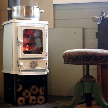 Kitchen Ideas Tiny, Hobbit Stove, Camper Inspiration, Living Cheap, Small Wood Burning Stove, Mini Wood Stove, Skoolie Conversion, Tiny Wood Stove, Small Wood Stove