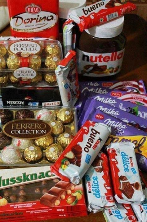 1000+ images about Milka, kinder, chocolate, bombon, sugar, food ... Tumblr, Essen, Fini Tubes, Chocolate Tumblr, Sleepover Food, Junk Food Snacks, I Love Chocolate, Ferrero Rocher, Food Goals