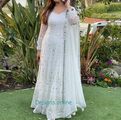 White Colour Long Frocks, White Colour Long Frock Design, White Anarkali Maxi Dress For Summer, Traditional White Maxi Length Dupatta, White Indian Suit, Long Frocks Indian Designer Dresses, Long Frocks Indian, White Bollywood Maxi-length Dupatta, Gold Silk Saree