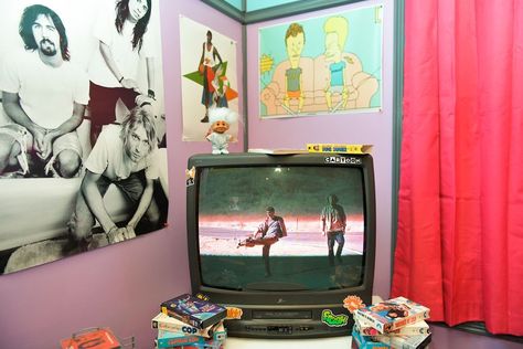 90s/y2k MAGAZINE INSPO PAGE ✨ on Instagram: “90s bedroom” 90s Bedrooms, 90s Room, 90s Bedroom, Inflatable Furniture, Inflatable Sofa, Hungry Hippos, Old Magazines, Troll Dolls, Home Network