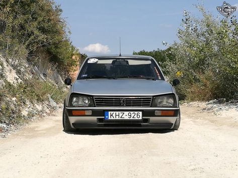 Peugeot 505 Slammed - Pug' Life ! 9 Peugeot Bike, Peugeot 504, French Cars, Pocket Bike, Electrical Wiring Diagram, Peugeot 2008, Peugeot 3008, Track Car, Pug Life