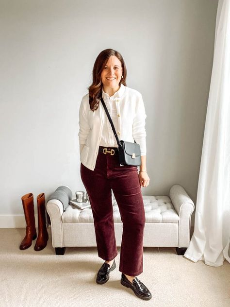 12 Effortless Burgundy Pants Outfit Ideas for Women - Be So You Burgundy Jeans Outfit Winter, Burgundy Jeans Outfit Women, Maroon Pants Outfits, What To Wear With Wine Colored Pants, Style Maroon Pants, How To Wear Burgundy Pants, What To Wear With Maroon Pants, Cranberry Pants Outfit, Burgundy Velvet Pants Outfit