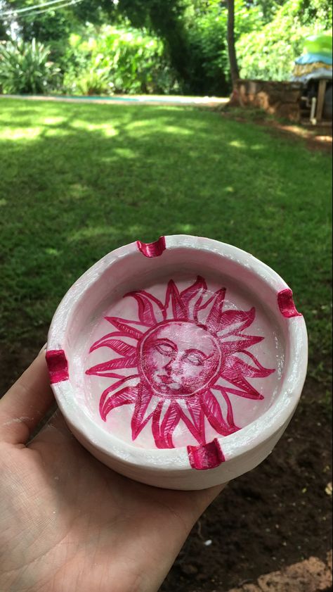 #ashtray #clay #airdryclay #pink #sun #crafts #diy #modgepodge Sun Ashtray Clay, Artsy Ashtray, Cool Ashtray Ideas, Flower Ashtray Clay, Sphere Clay Ideas, Cute Ash Tray Clay, Hello Kitty Ash Tray Clay, Clay Ash Trays Aesthetic, Ashtray Made Of Clay