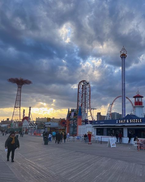 Nature, Valencia, New York Coney Island, Coney Island Boardwalk, Taylor Swift Sunset, Coney Island Aesthetic, Nyc Scenery, New York Taylor Swift, Anna Huang