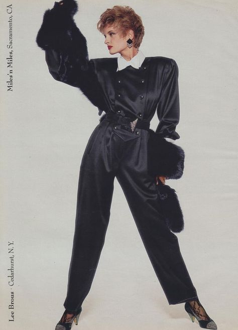 80s Futuristic, Motif Soutache, Fashion 80s, 80s And 90s Fashion, Power Dressing, Power Suit, 1980s Fashion, Pose References, Looks Style