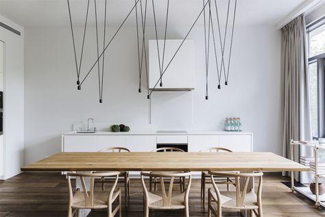 VIBIA match lighting designboom08 Spider Lamp, Geometric Pendant Light, Hanging Pendant Lamp, Interior Design Themes, Industrial Light Fixtures, Vintage Diy, Led Pendant Lights, Industrial Lighting, Living Room Lighting