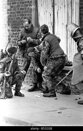 Northern Ireland Sept. 1971, Rioting in the Bogside, Londonderry where soldiers of the Anglian regiment came under attack from C Stock Photo Uk Military, Northern Ireland Troubles, British Values, British Armed Forces, Londonderry, Troubled Times, Royal Air Force, British Army, Royal Navy